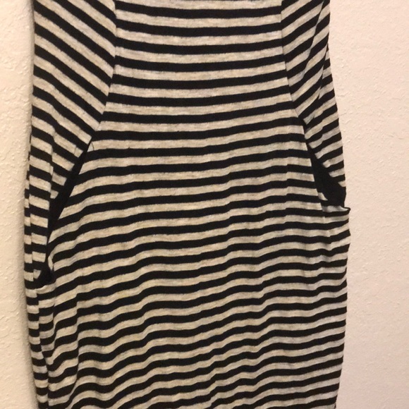 Black and cream fitted dress - Picture 2 of 4